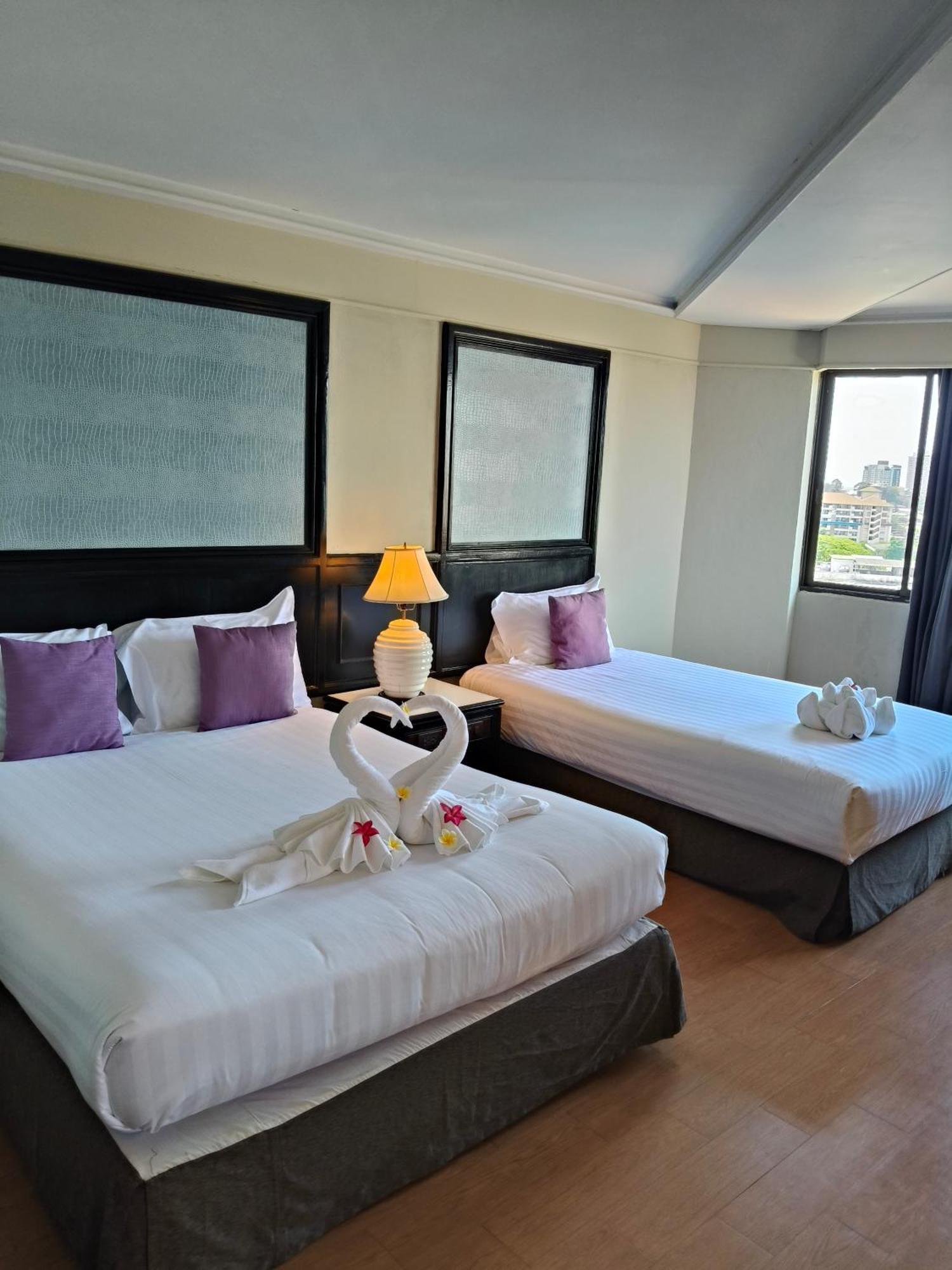 Hotel First Pacific Cirrus Pattaya Exterior foto