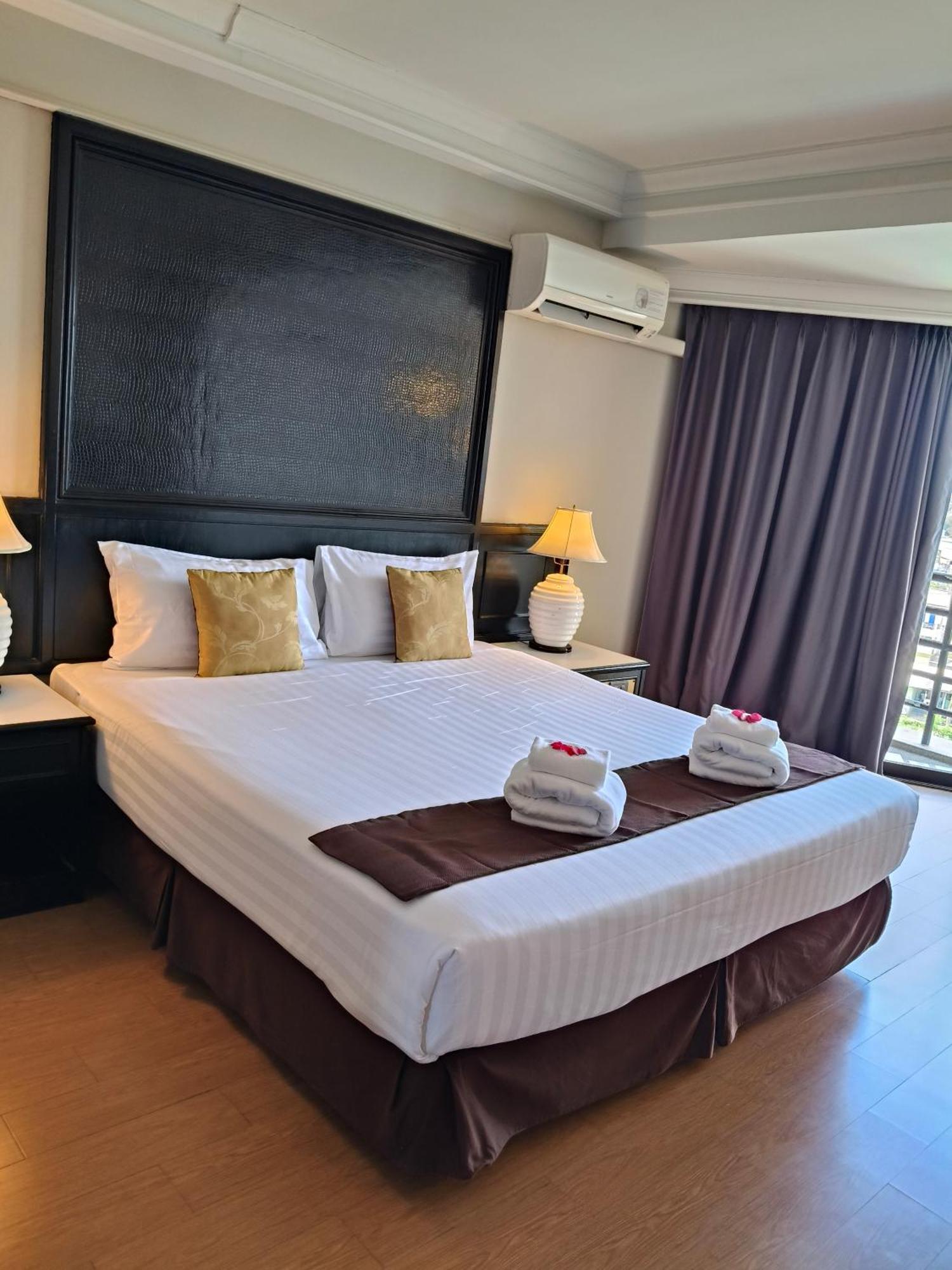 Hotel First Pacific Cirrus Pattaya Exterior foto