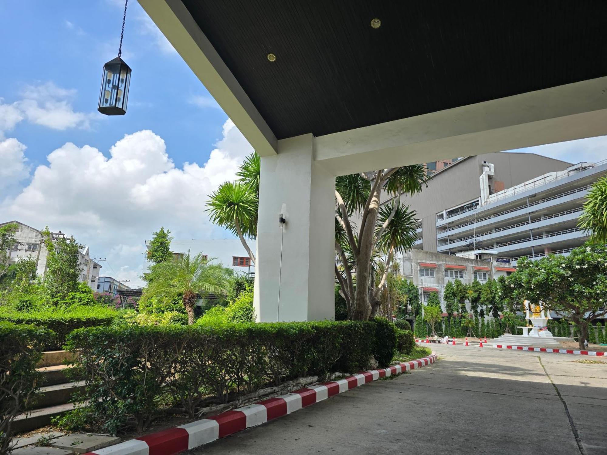 Hotel First Pacific Cirrus Pattaya Exterior foto