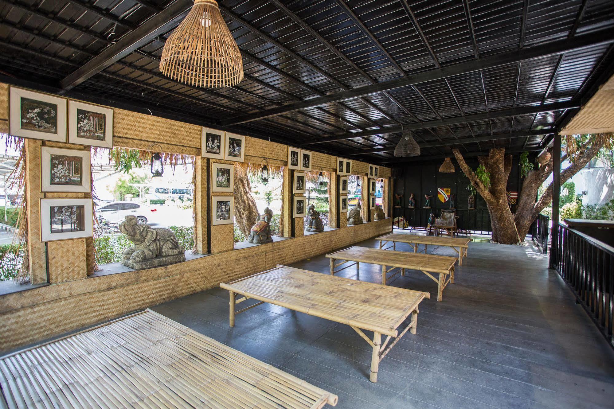 Hotel First Pacific Cirrus Pattaya Exterior foto