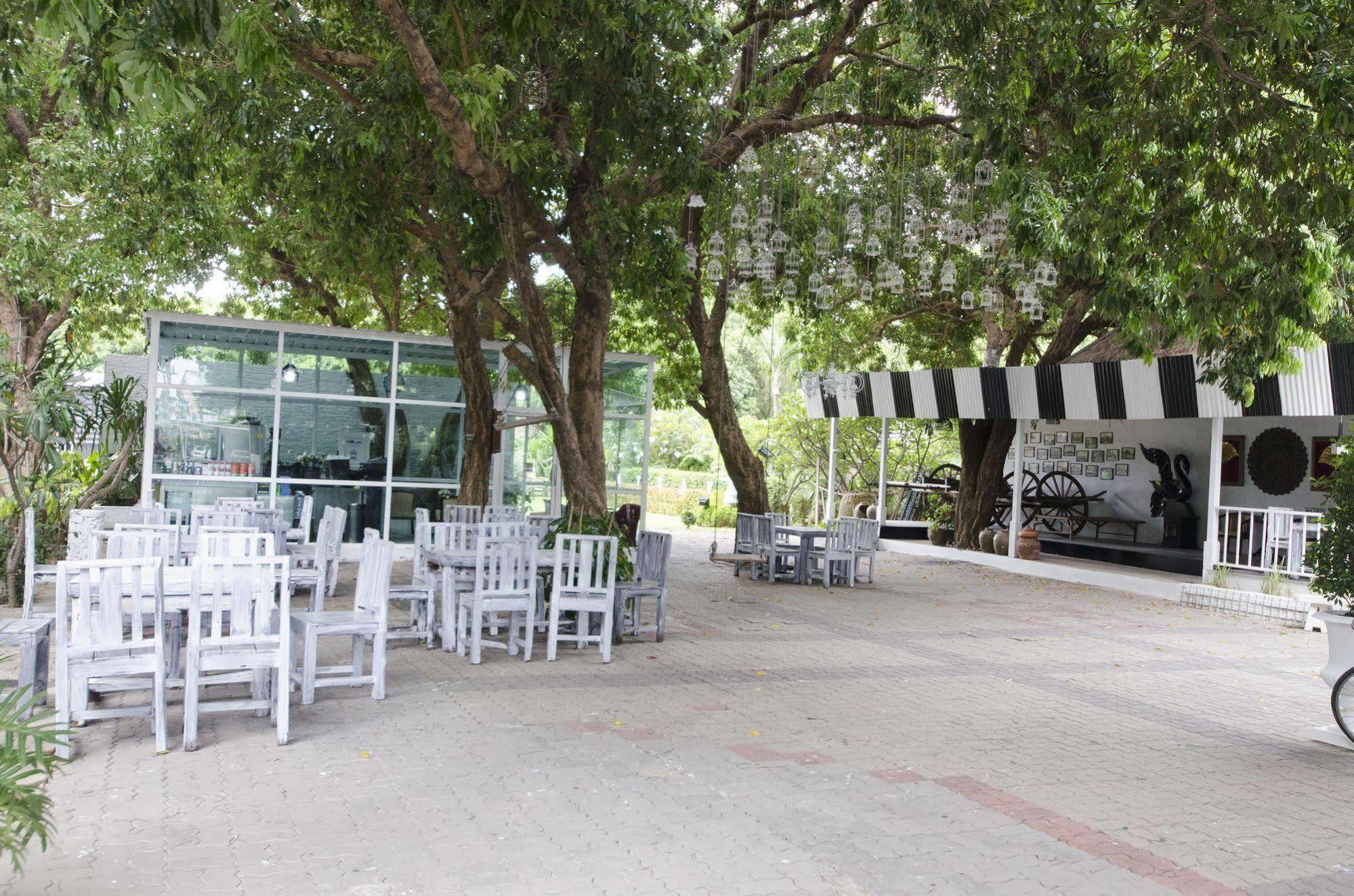 Hotel First Pacific Cirrus Pattaya Exterior foto